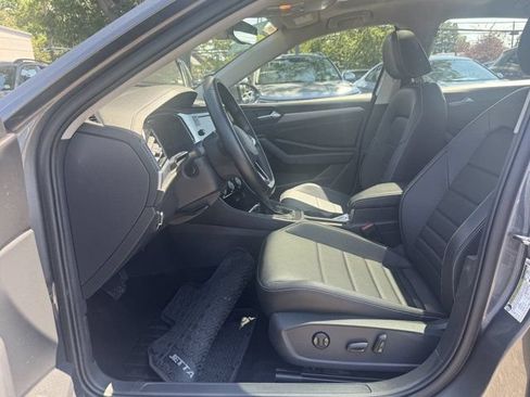 Used 2023 Volkswagen Jetta SE w/ Panoramic Sunroof Package FWD image 26