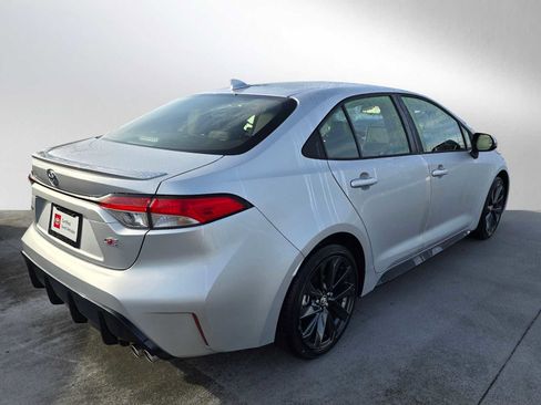 Certified 2025 Toyota Corolla SE image 3