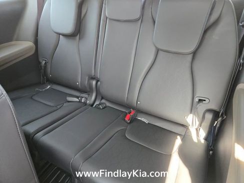 New 2026 Kia Carnival LXS FWD image 11