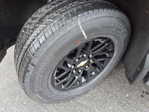 New 2025 Chevrolet Silverado EV LT image 15