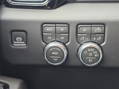 New 2026 GMC Sierra 2500 AT4X image 17