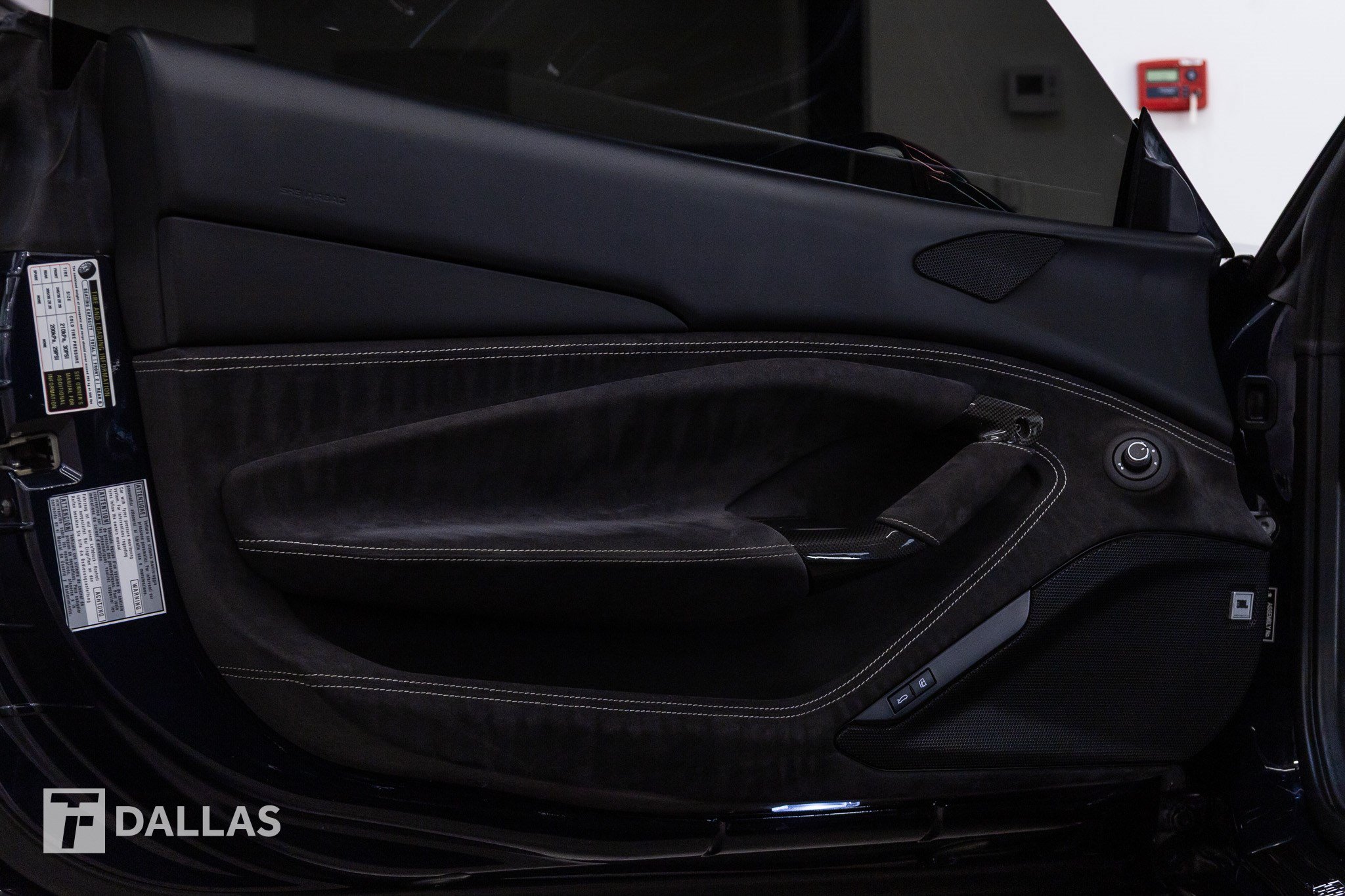 Used 2020 Ferrari F8 Tributo RWD image 27