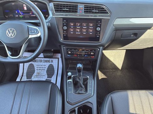 Used 2024 Volkswagen Tiguan SE image 24