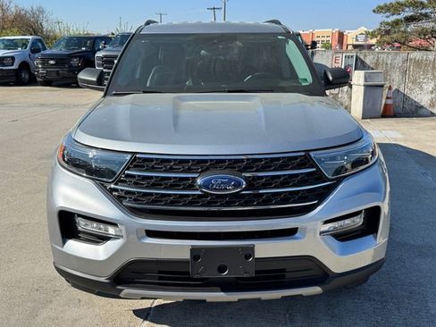 Used 2023 Ford Explorer XLT w/ Equipment Group 202A image 2
