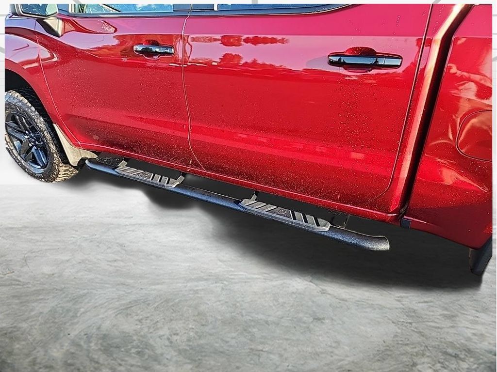 Used 2021 Chevrolet Silverado 1500 LT Trail Boss w/ Convenience Package II AWD/4WD image 6