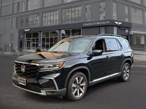 Used 2023 Honda Pilot Elite image 1