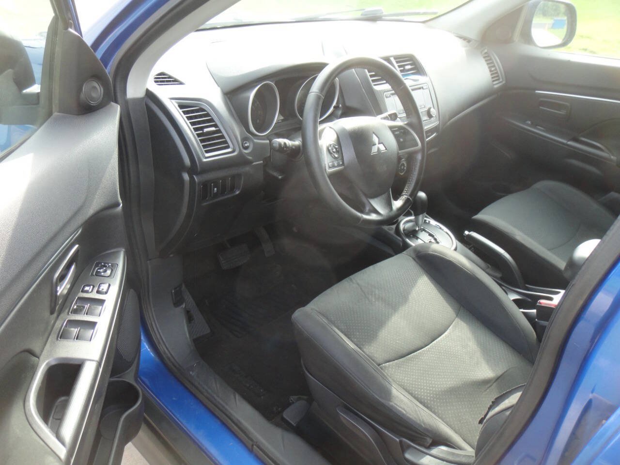 Used 2015 Mitsubishi Outlander Sport ES AWD/4WD image 12