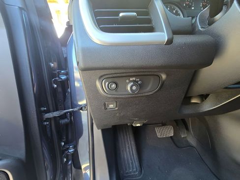 Used 2018 GMC Terrain SLE FWD image 8