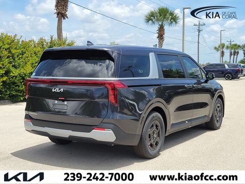 New 2026 Kia Carnival FWD image 6