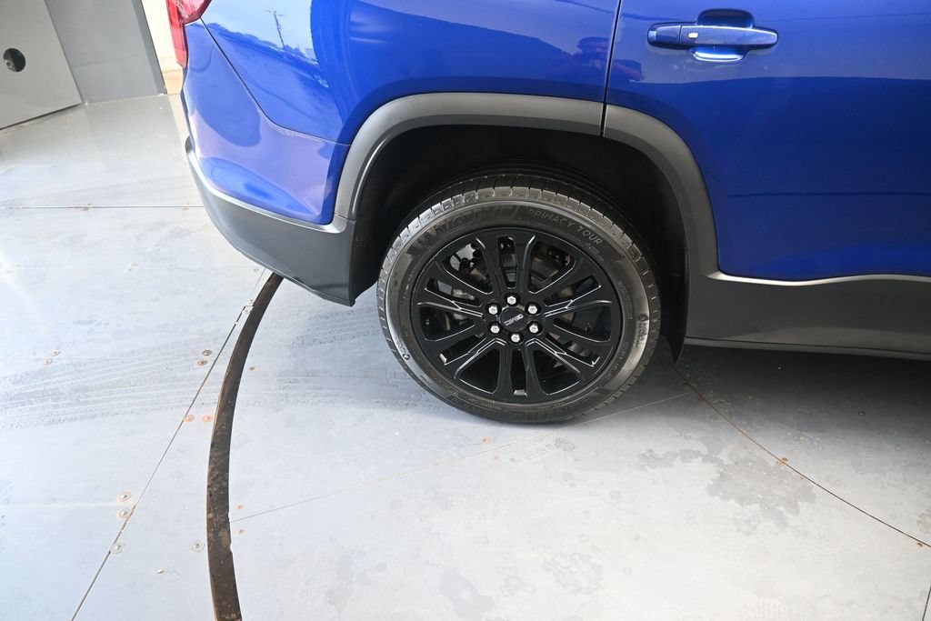 Used 2023 GMC Acadia SLE w/ Driver Convenience Package FWD image 23