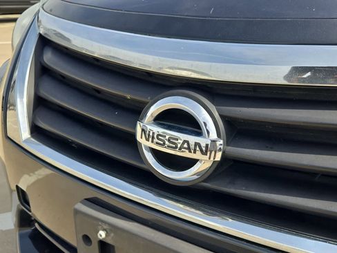 Used 2015 Nissan Altima 2.5 SV FWD image 11