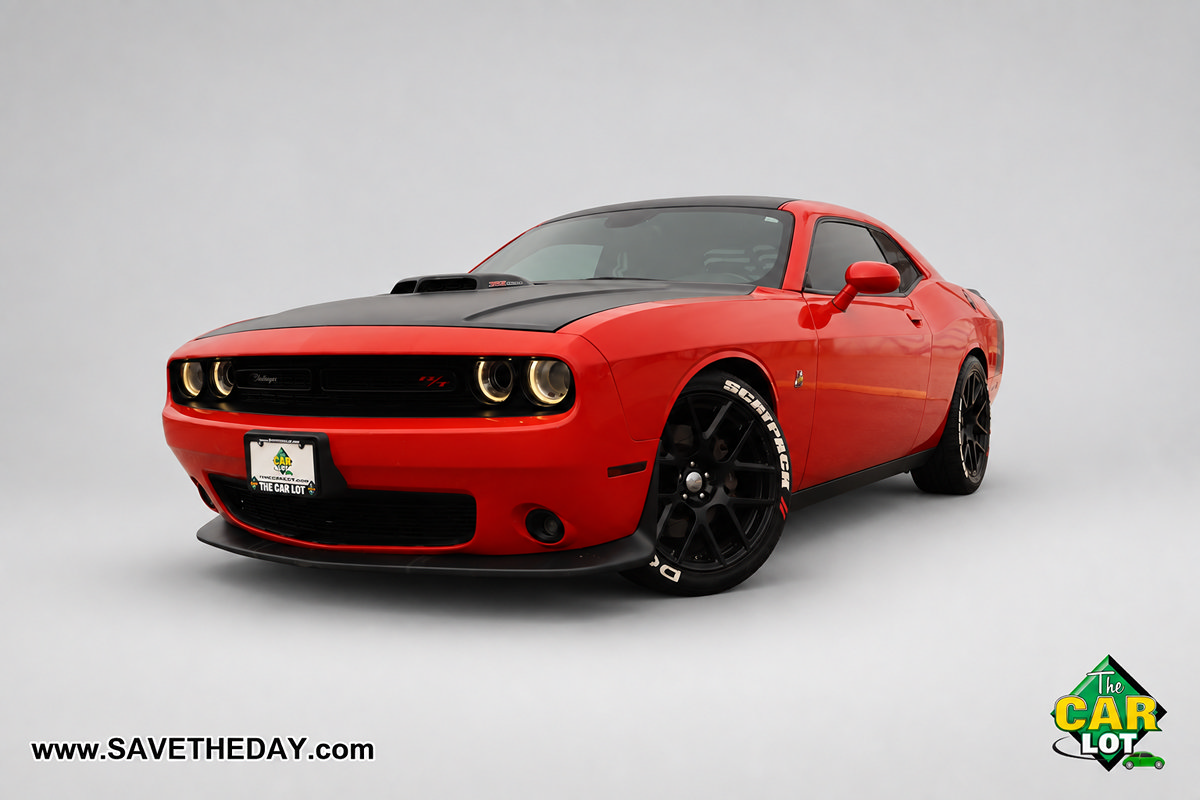 Used 2015 Dodge Challenger R/T Scat Pack RWD image 1