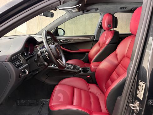 Certified 2023 Porsche Macan GTS AWD/4WD image 4