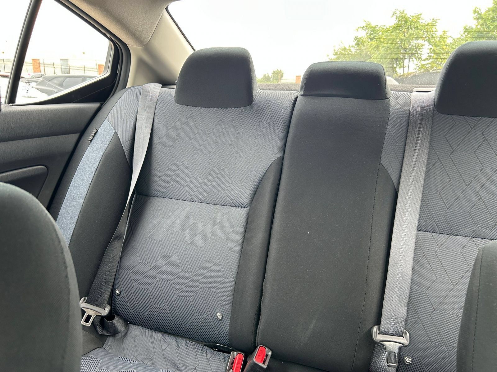 Used 2025 Nissan Versa SV FWD image 33