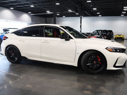 Used 2023 Honda Civic Type R image 8