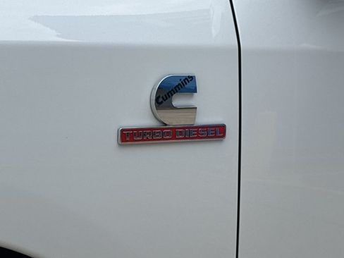 Used 2024 RAM 2500 Laramie AWD/4WD image 12