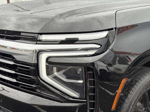 Used 2025 Chevrolet Suburban LS AWD/4WD image 9