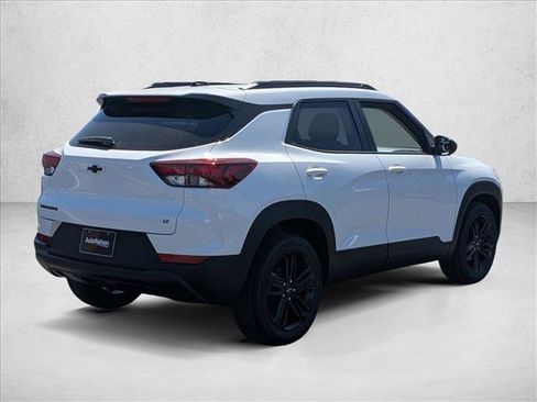 New 2026 Chevrolet TrailBlazer LT w/ Midnight Edition FWD image 2