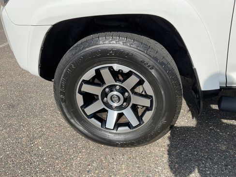 Used 2019 Toyota 4Runner TRD Off-Road Premium AWD/4WD image 9