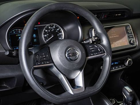 Used 2019 Nissan Kicks SV FWD image 20