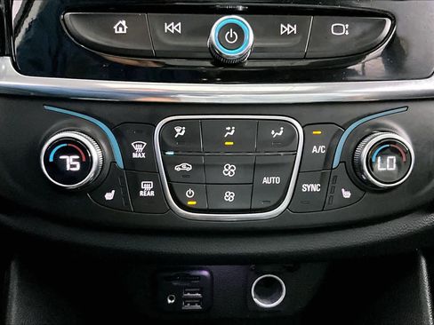 Used 2020 Chevrolet Traverse RS AWD/4WD image 36