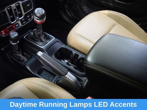 Used 2018 Jeep Wrangler Unlimited Rubicon w/ LED Lighting Group AWD/4WD image 13