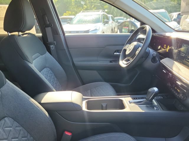 New 2026 Nissan Kicks SV w/ SV Premium Package FWD image 30