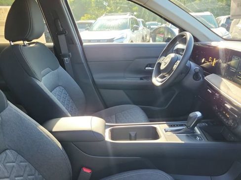 New 2026 Nissan Kicks SV w/ SV Premium Package FWD image 30