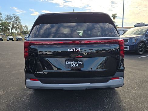 New 2026 Kia Carnival image 7
