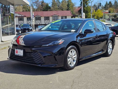 Certified 2025 Toyota Camry LE image 3