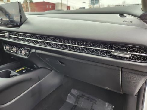 Certified 2025 Honda HR-V EX-L image 17