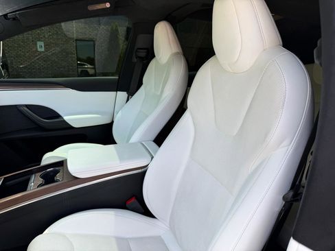 Used 2022 Tesla Model X AWD/4WD image 12