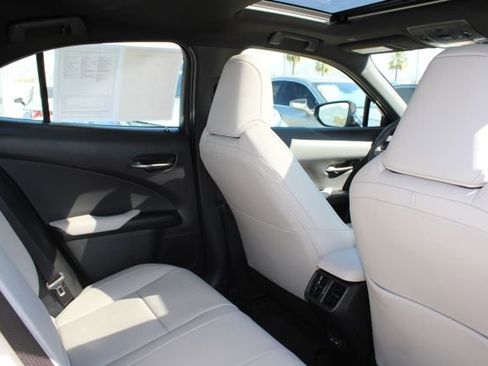 Certified 2024 Lexus UX 250h FWD image 7