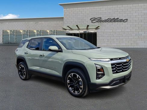 Used 2025 Chevrolet Equinox LT AWD/4WD image 3