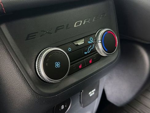Used 2025 Ford Explorer ST w/ Sun And Sound Package AWD/4WD image 34