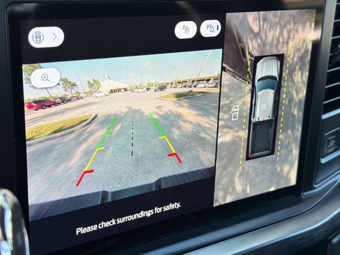 Used 2025 Ford F250 Lariat w/ Chrome Package image 24