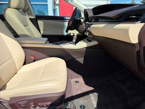 Used 2018 Lexus ES 350 w/ Navigation System Package FWD image 29