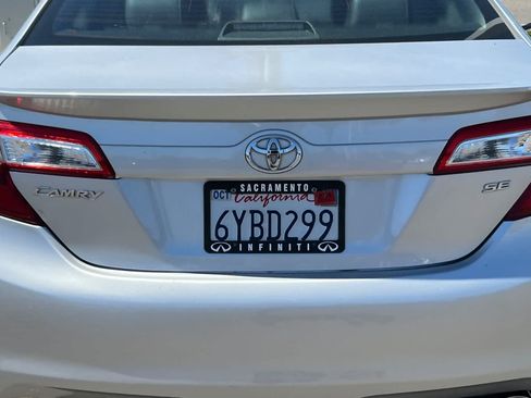 Used 2012 Toyota Camry SE FWD image 19