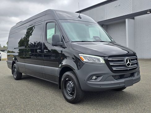 New 2026 Mercedes-Benz Sprinter 2500 image 8