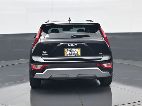 Used 2023 Kia Niro EX FWD image 6