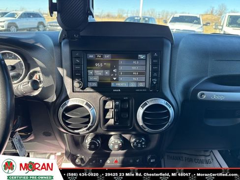Used 2015 Jeep Wrangler Unlimited Rubicon w/ Connectivity Group image 16