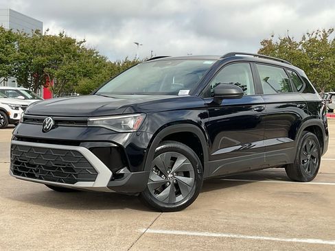 Used 2025 Volkswagen Taos S image 2