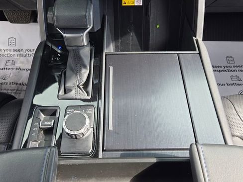 Used 2023 Toyota Tundra Platinum AWD/4WD image 18