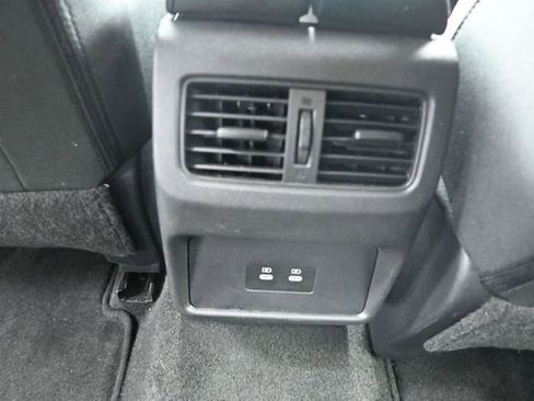 Used 2025 Nissan Rogue SV AWD/4WD image 27