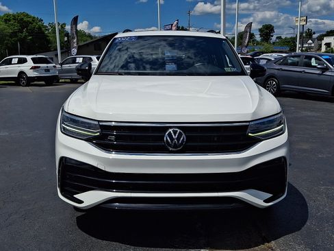 Certified 2022 Volkswagen Tiguan SE R-Line AWD/4WD image 2