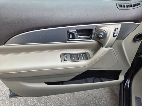 Used 2015 Lincoln MKX AWD w/ Equipment Group 101A image 13