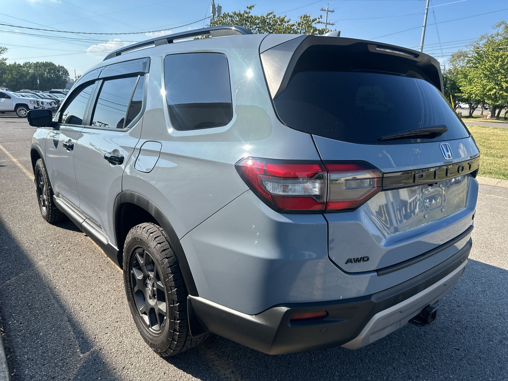 Used 2025 Honda Pilot TrailSport image 6