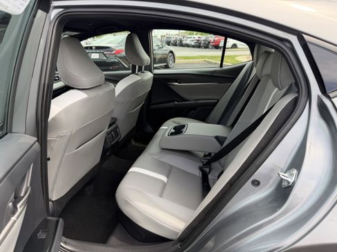 Certified 2025 Toyota Camry SE FWD image 15