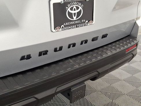 Certified 2025 Toyota 4Runner SR5 AWD/4WD image 15