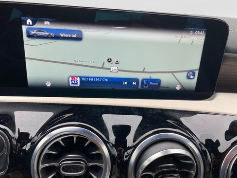 Certified 2025 Mercedes-Benz CLA 250 4MATIC image 17